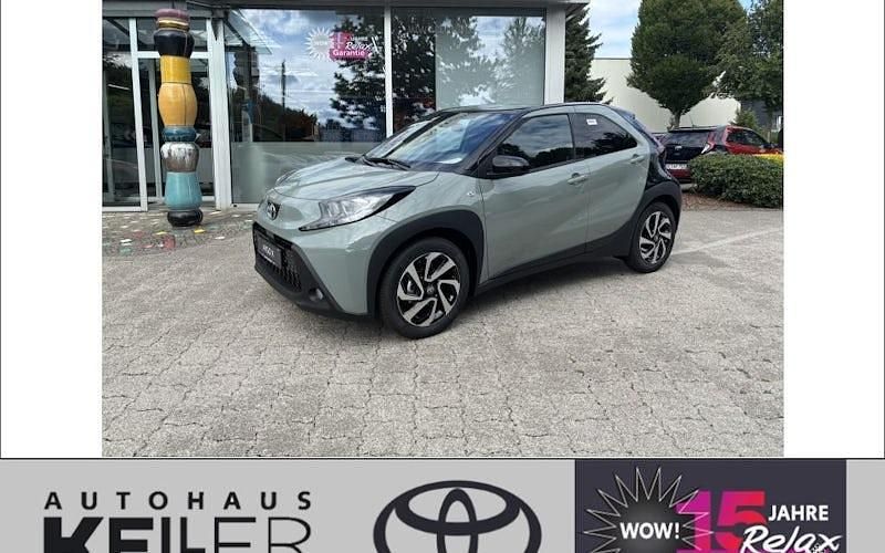 Celestite grey metallic/ dach mysticschwarz mica Neu 2025 Toyota Aygo Kleinwagen | 21.360 € - Bild 1/4