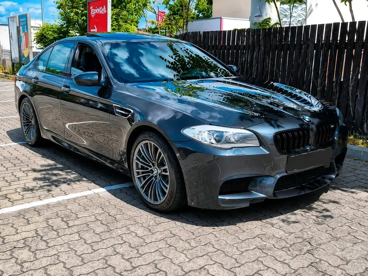 Gebraucht BMW M5 560 PS (411 kW) 2012 Grau Limousine