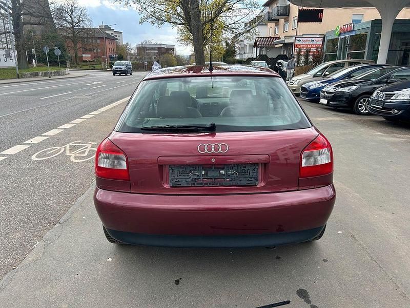 Gebraucht Audi A3 Ambiente 102 PS (75 kW) 2001 Rot Kleinwagen