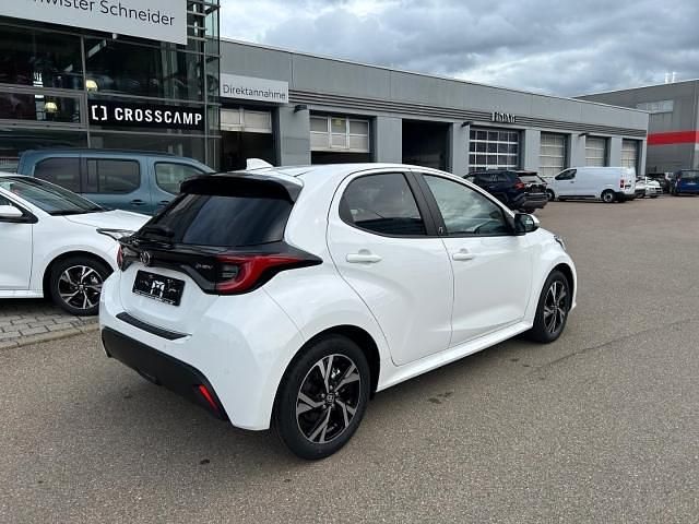 Neu Toyota Yaris Hybrid Comfort 116 PS (85 kW) 2025 Schneeweiß Kleinwagen