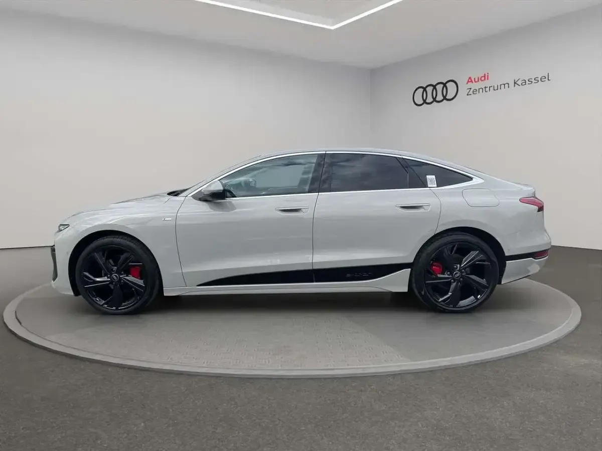 Gebraucht Audi A6 e-tron Sport 210 kW (286 PS) 2025 Beige SUV