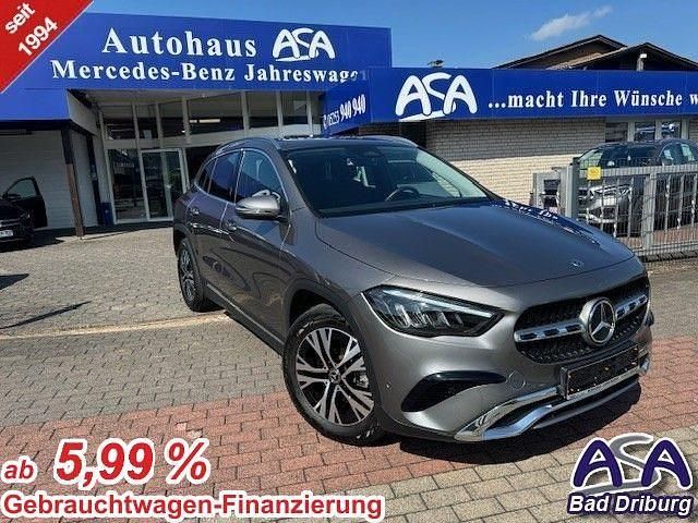 Gebraucht Mercedes GLA200 Advanced Plus 163 PS (119 kW) 2024 Mountaingrau SUV