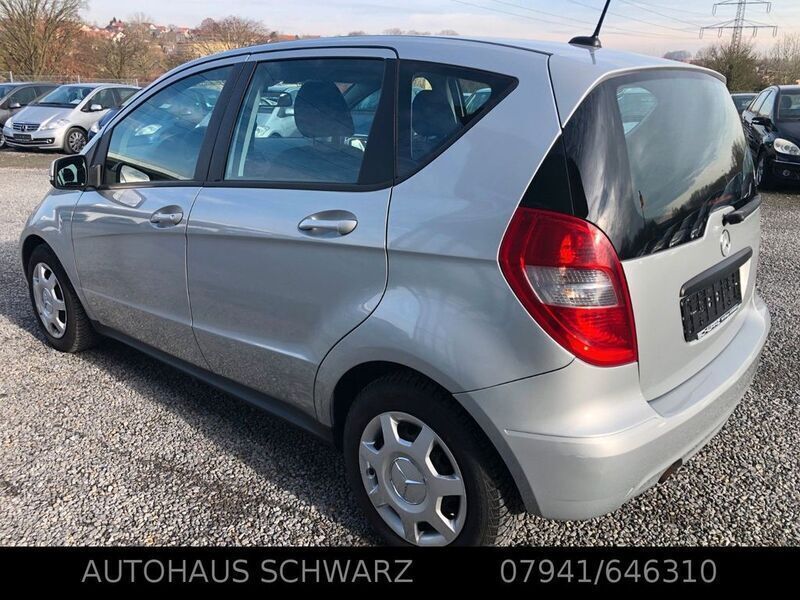 Gebraucht Mercedes A160 Classic 95 PS (69 kW) 2011 Silber Limousine