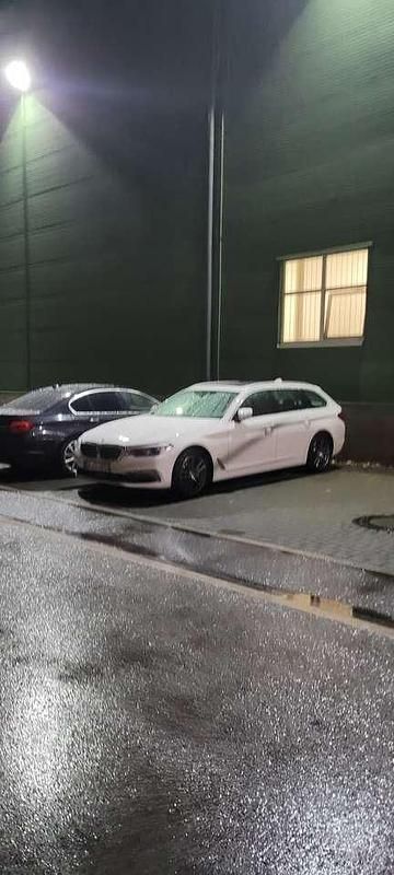 Weiß Gebraucht 2019 BMW 540 Luxury Line Kombi | 41.000 € (Etwas zu teuer) - Bild 1/4