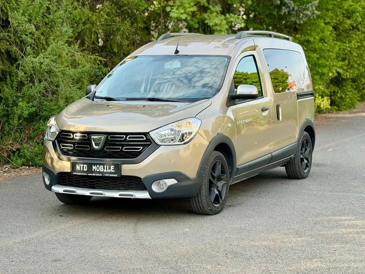 Gebraucht Dacia Dokker Stepway 131 PS (96 kW) 2019 Beige dune Van / Kleinbus