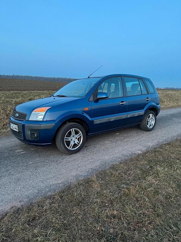 Gebraucht Ford Fusion 80 PS (58 kW) 2010 Blau Kleinwagen