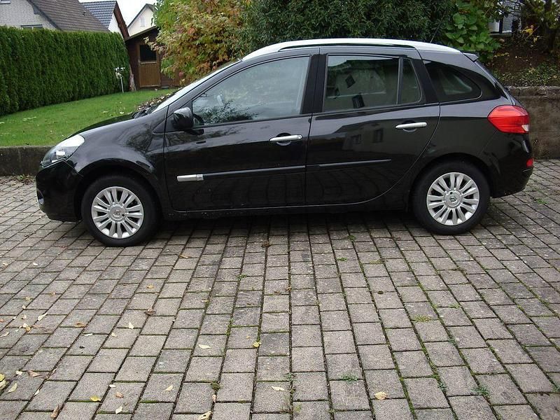 Schwarz Gebraucht 2009 Renault Clio II Dynamique Limousine | 2.750 € (Fairer Preis) - Bild 1/4