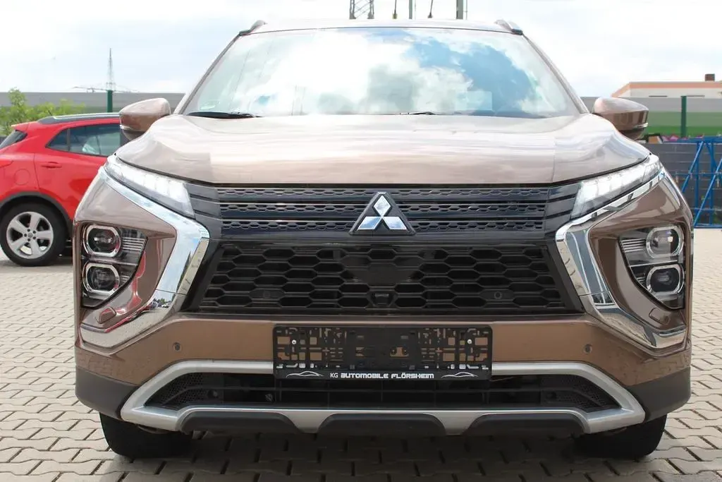 Gebraucht Mitsubishi Eclipse Cross Plus 188 PS (138 kW) 2021 Braun SUV