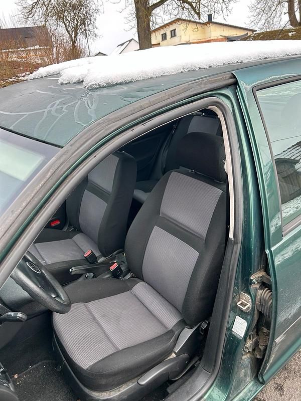 Gebraucht VW Golf IV 75 PS (55 kW) 2001 Grün Limousine