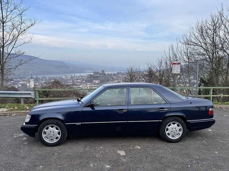 Gebraucht Mercedes 280 197 PS (144 kW) 1995 Blau Limousine