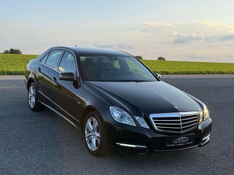 Gebraucht Mercedes E250 204 PS (150 kW) 2011 Schwarz Limousine