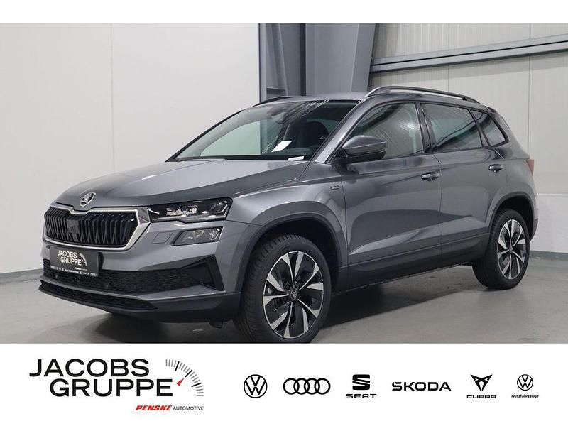 Grau Neu 2025 Skoda Karoq Tour SUV | 44.365 € (Teuer) - Bild 1/4