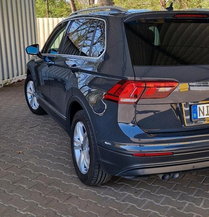 Grau Gebraucht 2019 VW Tiguan IQ Drive SUV | 17.999 € (Fairer Preis) - Bild 1/4