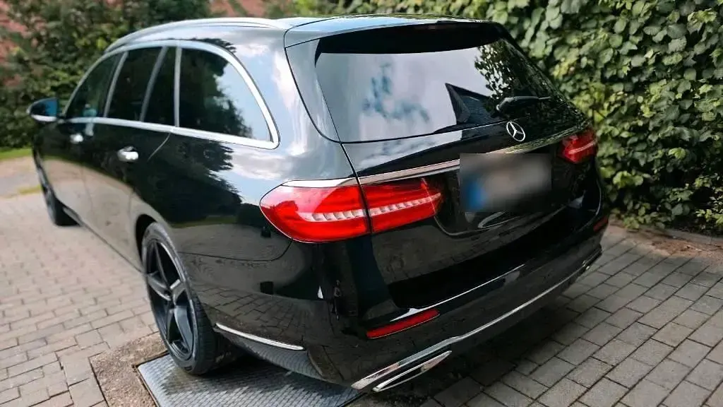 Gebraucht Mercedes E300 Exclusive 245 PS (180 kW) 2018 Schwarz Kombi