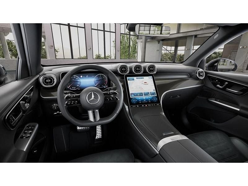 Gebraucht Mercedes GLC300 AMG 269 PS (197 kW) 2024 Schwarz SUV