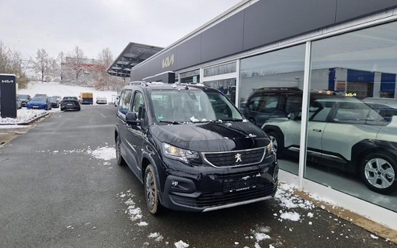 Gebraucht Peugeot Rifter Allure 110 PS (80 kW) 2023 Schwarz Van / Kleinbus