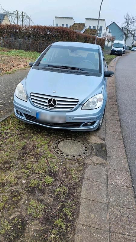 Gebraucht Mercedes B170 116 PS (85 kW) 2006 Silber Van / Kleinbus