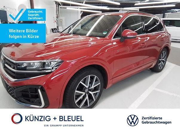 Rot Gebraucht 2024 VW Touareg Comfortline SUV | 67.940 € (Fairer Preis) - Bild 1/4