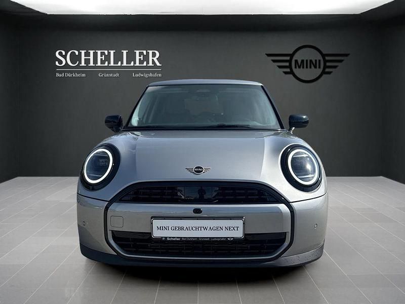 Second-hand Mini Cooper Classic 156 CP (114 kW) 2024 Argintiu Hatchback