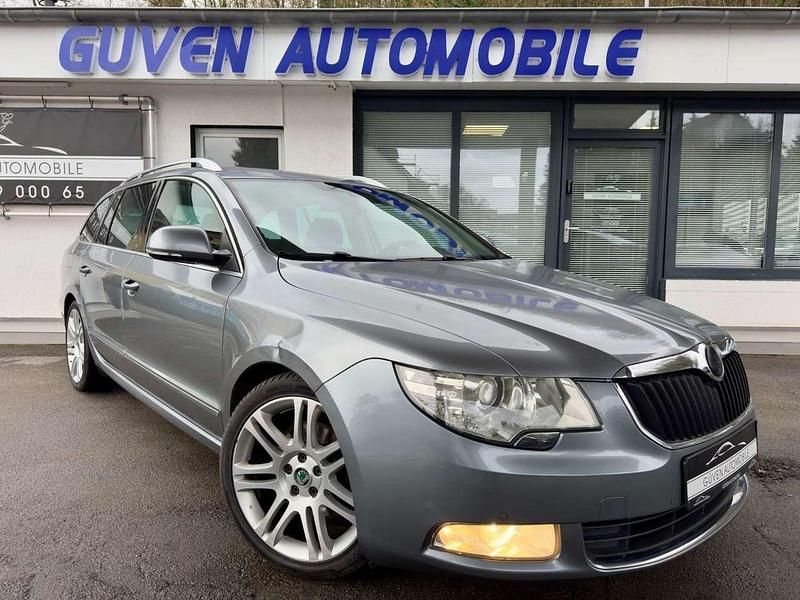 Gebraucht Skoda Superb Elegance 200 PS (147 kW) 2011 Grau Kombi
