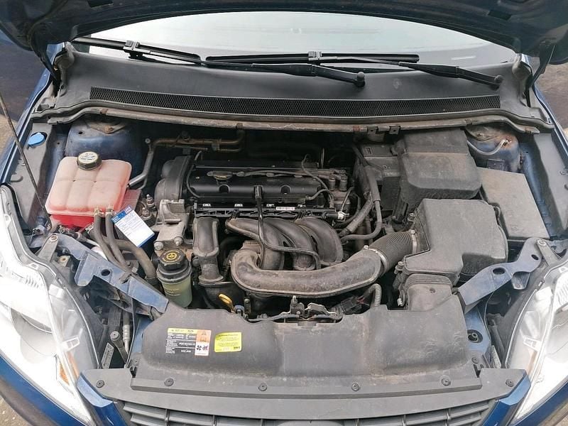 Second-hand Ford Focus 101 CP (74 kW) 2008 Albastru Berlinǎ