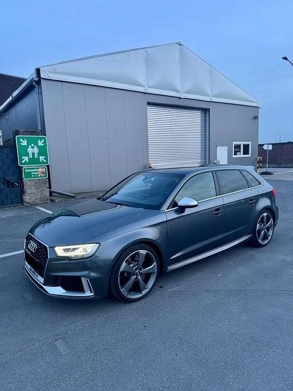 Gebraucht 2018 Audi RS3 Sportback Design Kleinwagen | 43.000 € (Etwas zu teuer) - Bild 1/4