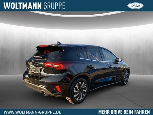 Neu Ford Focus Titanium 155 PS (114 kW) 2026 Obsidianschwarz metallic Limousine