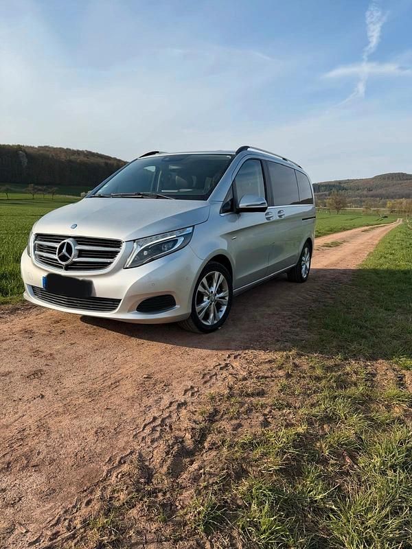 Gebraucht Mercedes V250 190 PS (139 kW) 2017 Silber Van / Kleinbus