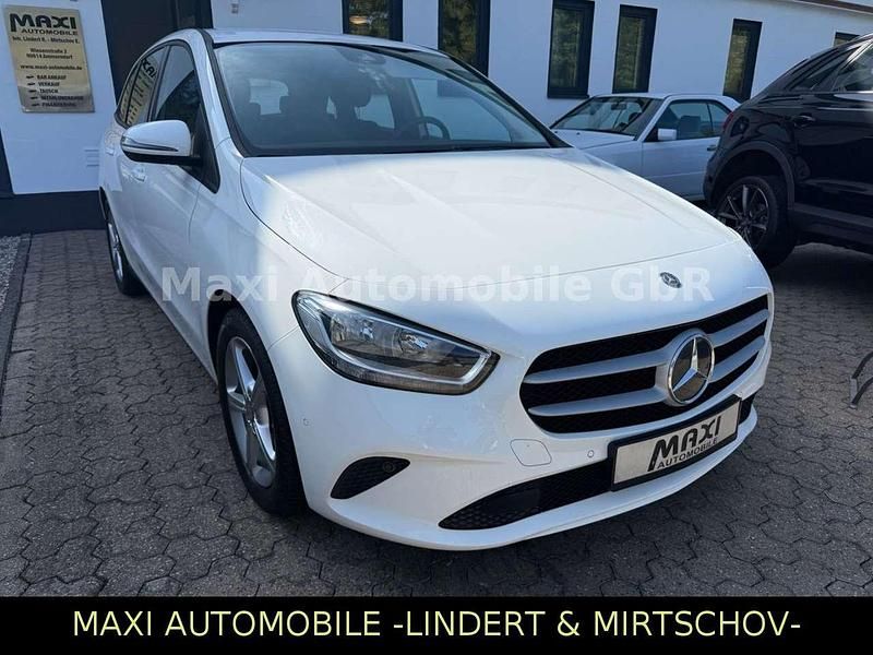 Polarweiss Gebraucht 2019 Mercedes B180 Van / Kleinbus | 16.690 € (Fairer Preis) - Bild 1/4