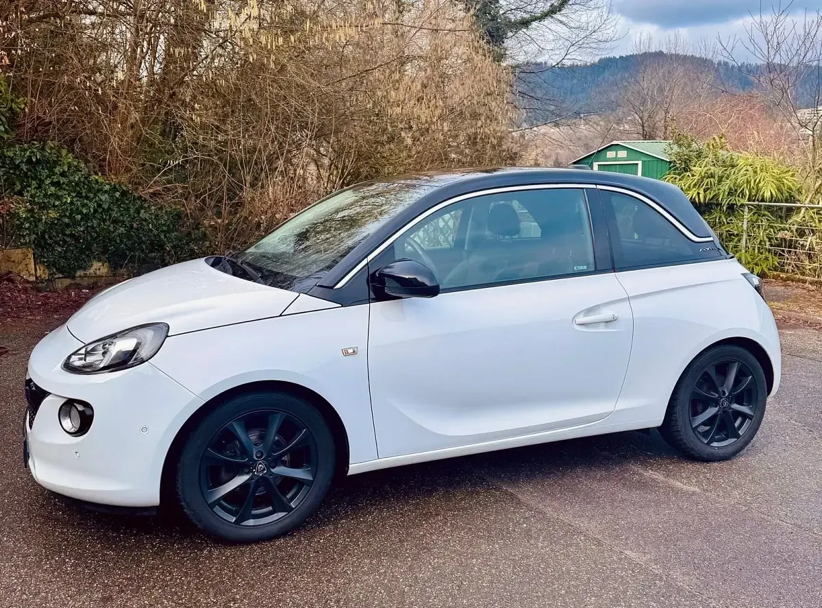 Używany Opel Adam Slam 101 KM (74 kW) 2015 Biały Hatchback
