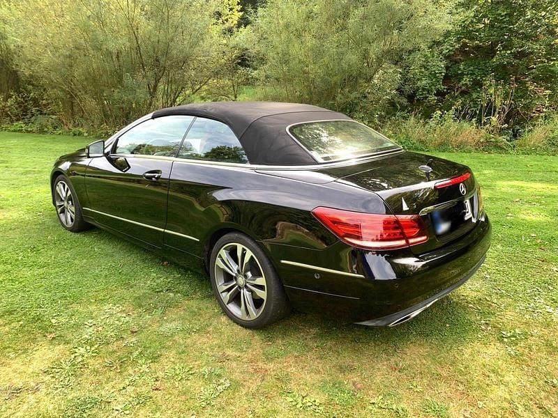 Second-hand Mercedes E220 170 CP (125 kW) 2016 Negru Cabrio