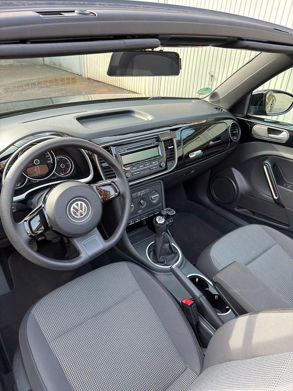 Gebraucht VW Beetle 105 PS (77 kW) 2015 Schwarz Kleinwagen