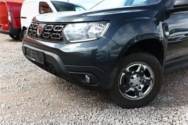 Gebraucht Dacia Duster Comfort 109 PS (80 kW) 2018 Grau grau SUV