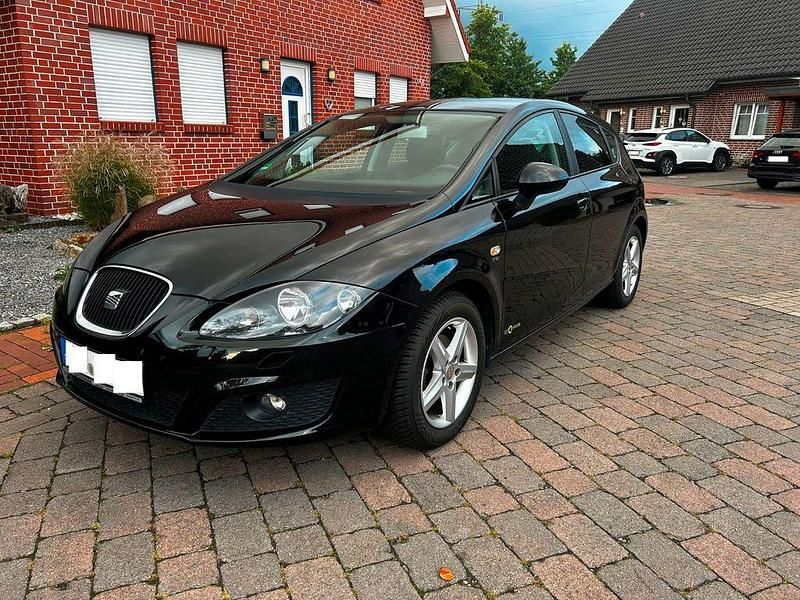 Schwarz Gebraucht 2012 Seat Leon Limousine | 4.200 € (Guter Preis) - Bild 1/4