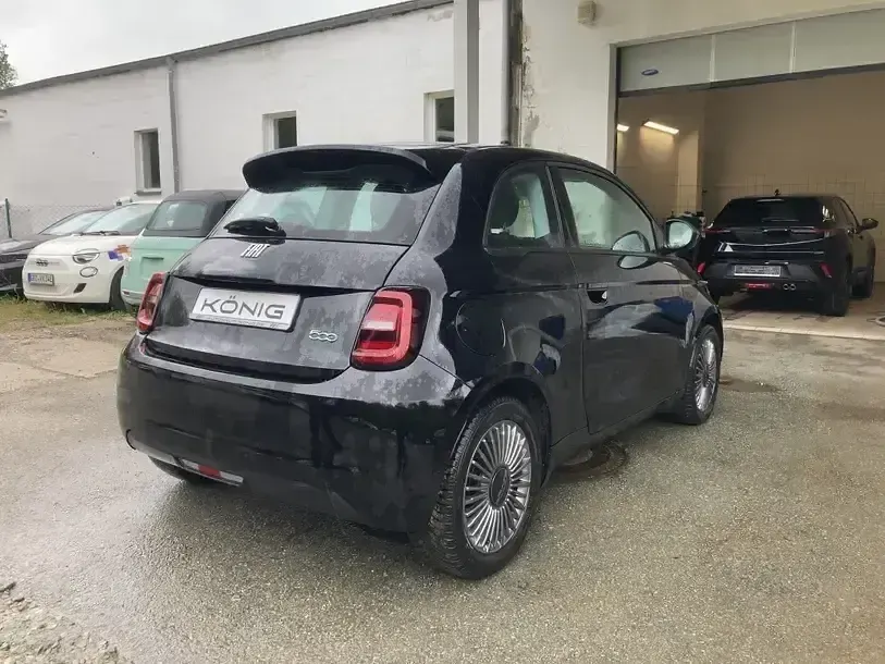 Gebraucht Fiat 500e Basis 86 kW (118 PS) 2023 Schwarz Kleinwagen
