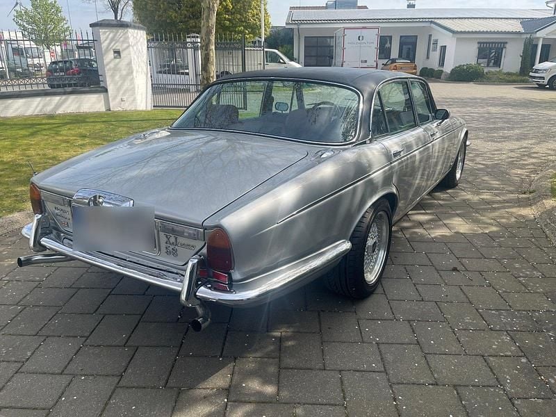 Second-hand Jaguar XJ12 252 CP (185 kW) 1977 Argintiu Berlinǎ
