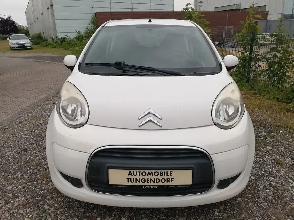 Gebraucht Citroën C1 Style 68 PS (50 kW) 2012 Weiß Kleinwagen