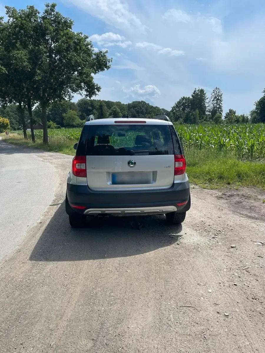 Gebraucht Skoda Yeti 110 PS (80 kW) 2011 Grau SUV