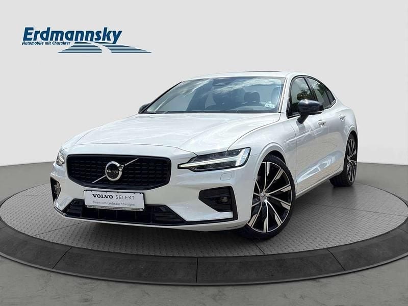 Crystal white pearl (weiß) Gebraucht 2024 Volvo S60 Plus Limousine | 35.460 € (Guter Preis) - Bild 1/4