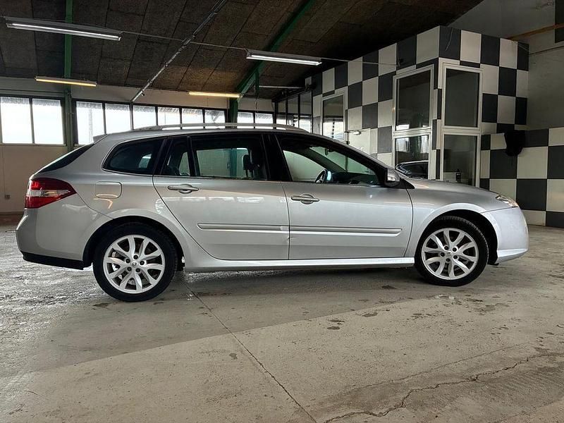 Gebraucht Renault Laguna III Dynamique 140 PS (102 kW) 2008 Grau Limousine