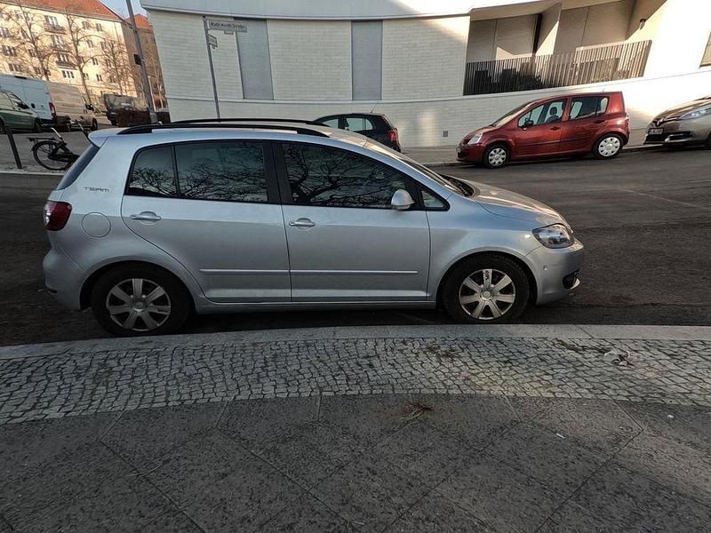 Gebraucht VW Golf Plus Cross Team 140 PS (102 kW) 2010 Silber Van / Kleinbus