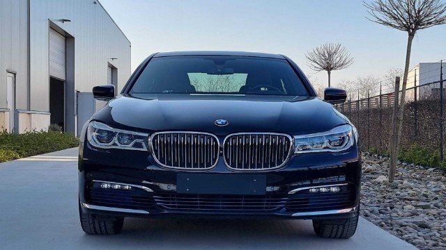 Schwarz Gebraucht 2017 BMW 740 Limousine | 40.000 € (Fairer Preis) - Bild 1/3