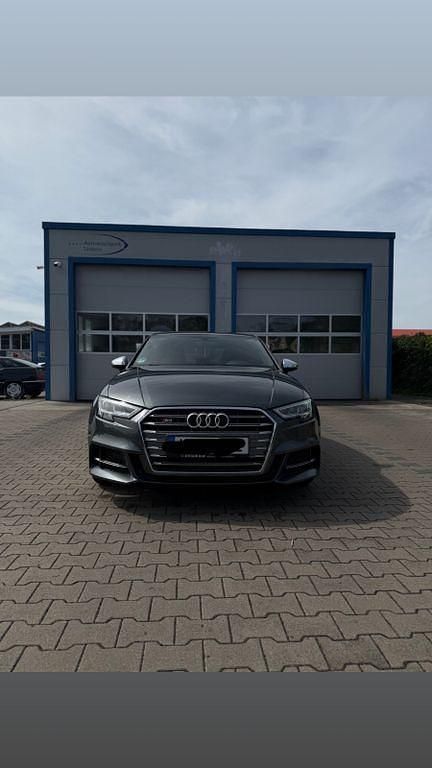 Grau Gebraucht 2016 Audi S3 Ambiente Limousine | 21.500 € (Guter Preis) - Bild 1/4