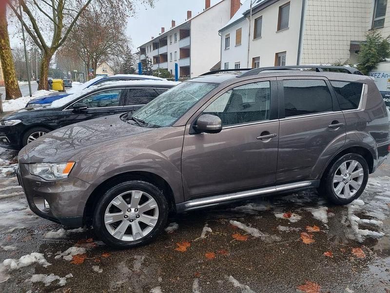 Gebraucht 2010 Mitsubishi Outlander Instyle SUV | 8.300 € (Teuer) - Bild 1/4