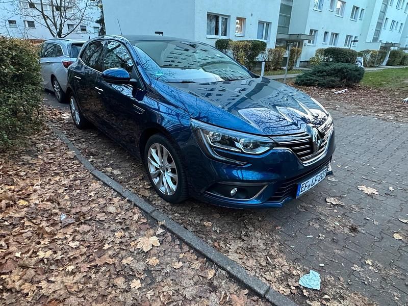 Blau Gebraucht 2016 Renault Mégane III Limousine | 8.200 € (Etwas zu teuer) - Bild 1/4