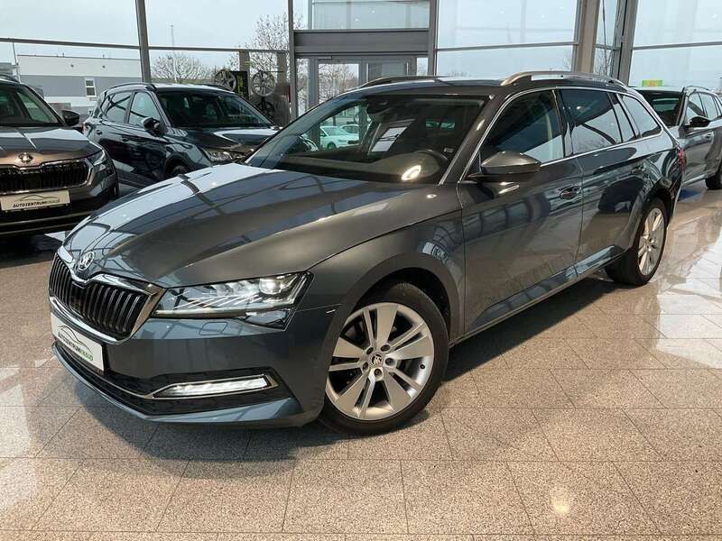 Quarzgrau metallic Gebraucht 2019 Skoda Superb Style Kombi | 27.390 € (Teuer) - Bild 1/4