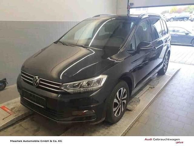 Deep black perleffekt Gebraucht 2021 VW Touran Active Van / Kleinbus | 25.940 € (Guter Preis) - Bild 1/4