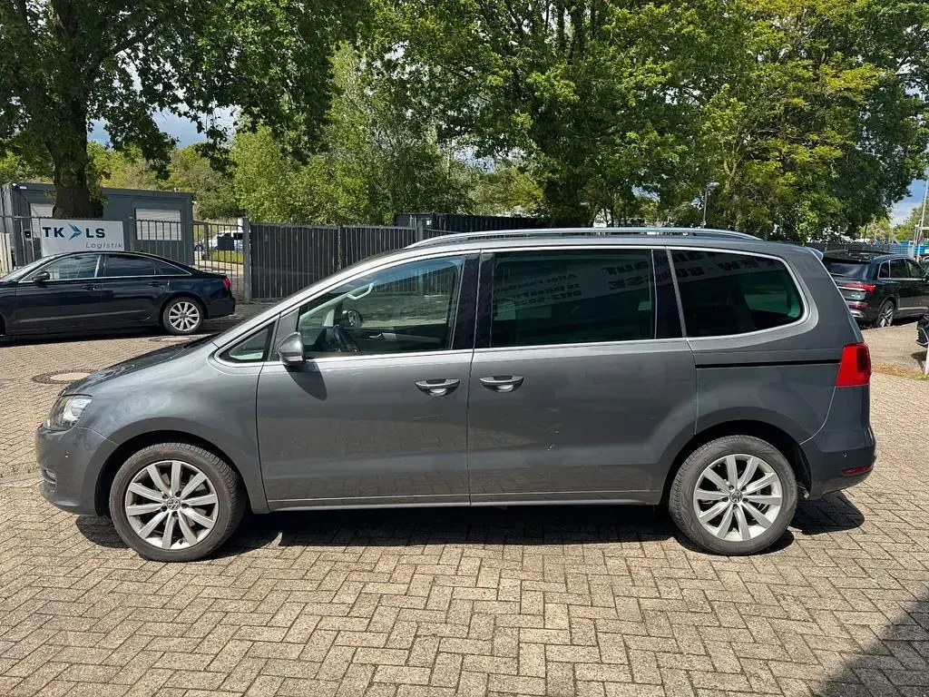 Gebraucht VW Sharan Highline 177 PS (130 kW) 2015 Grau Van / Kleinbus