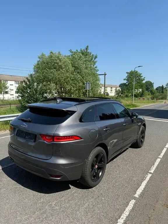 Gebraucht Jaguar F-Pace R-Sport 180 PS (132 kW) 2016 Grau SUV