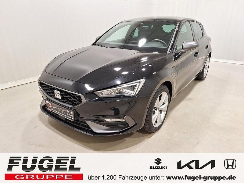 Mitternachtsschwarz Gebraucht 2021 Seat Leon FR Limousine | 18.499 € (Superpreis) - Bild 1/4